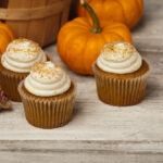 healthy pumpkin cream cheese muffins