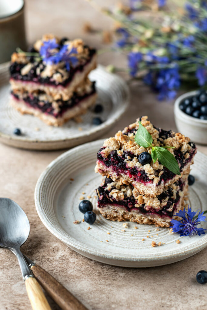 Easy Blueberry Crumble Bar