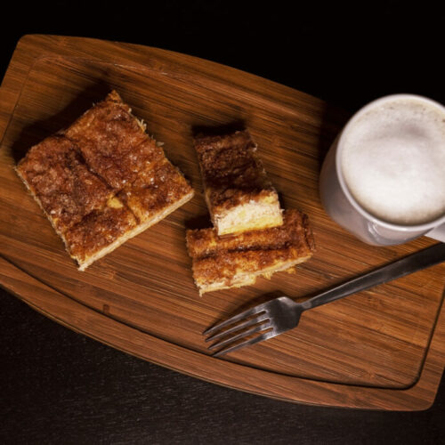 Easy Churro Cheesecake Bars