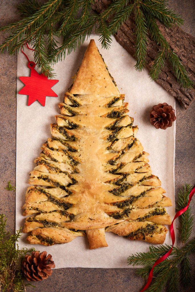 Spinach Dip Stuffed Crescent Roll Christmas Tree