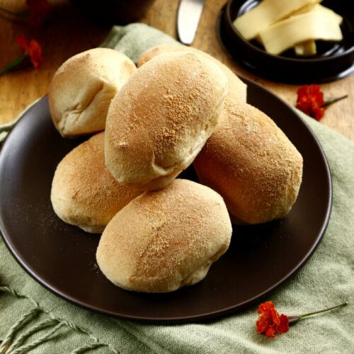 Filipino Bread Rolls (Pandesal)