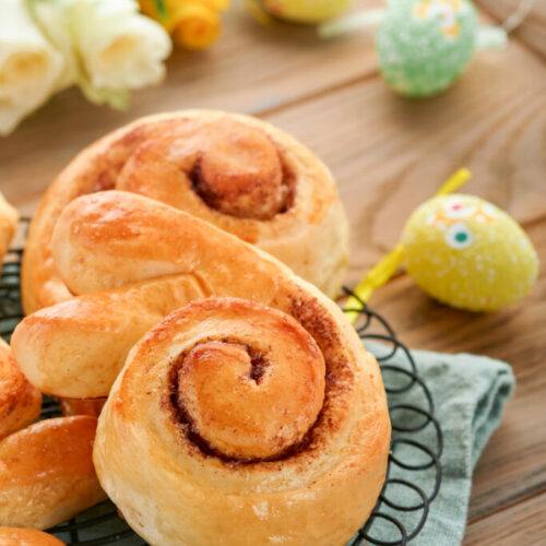 Easter Bunny Cinnamon Rolls