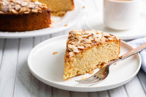 Lemon and Almond Sponge Cake - Best Baking Tips