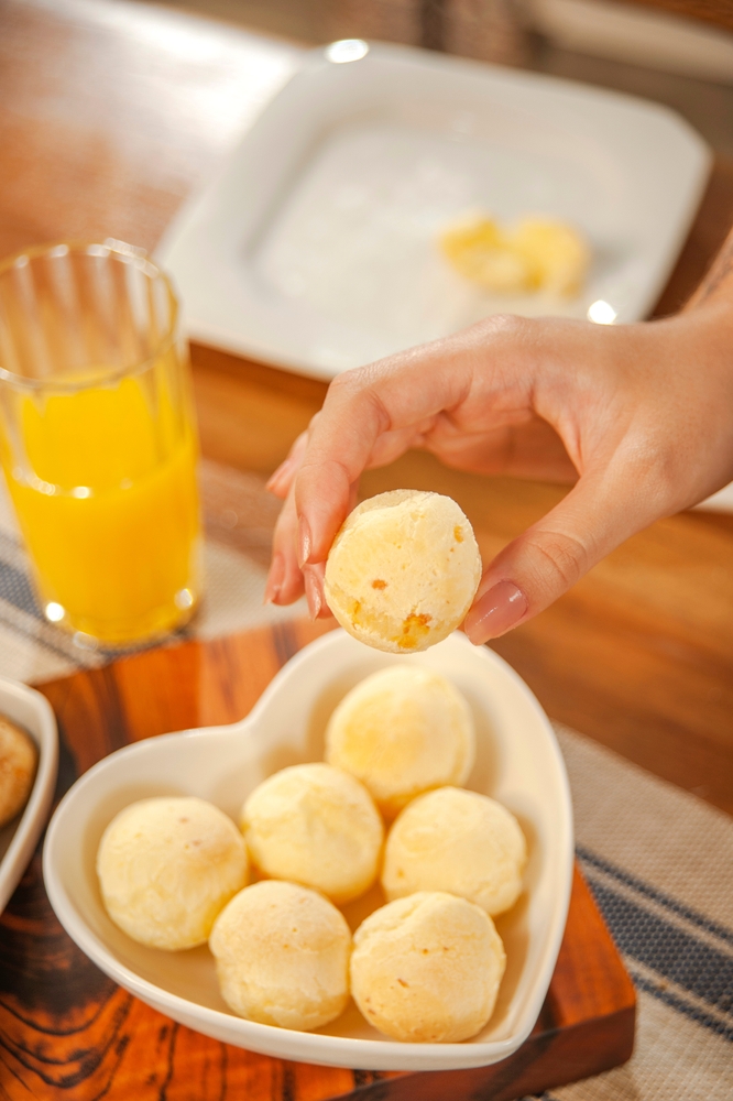 Brazilian Cheese Bread (Pao de Queijo)