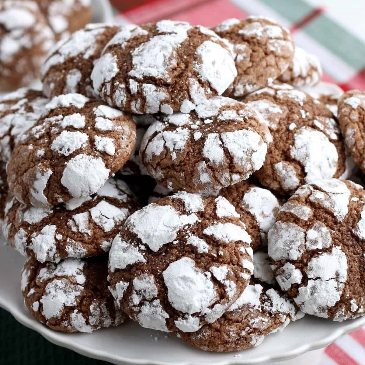 Simple Vegan Chocolate Crinkle Cookies